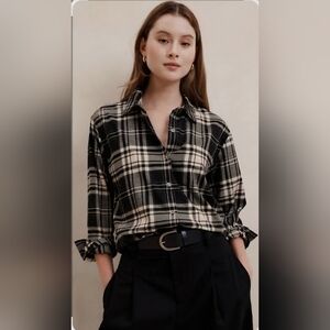 Banana Republic Black and Creame  3/4 Sleeve Button Down Shirt